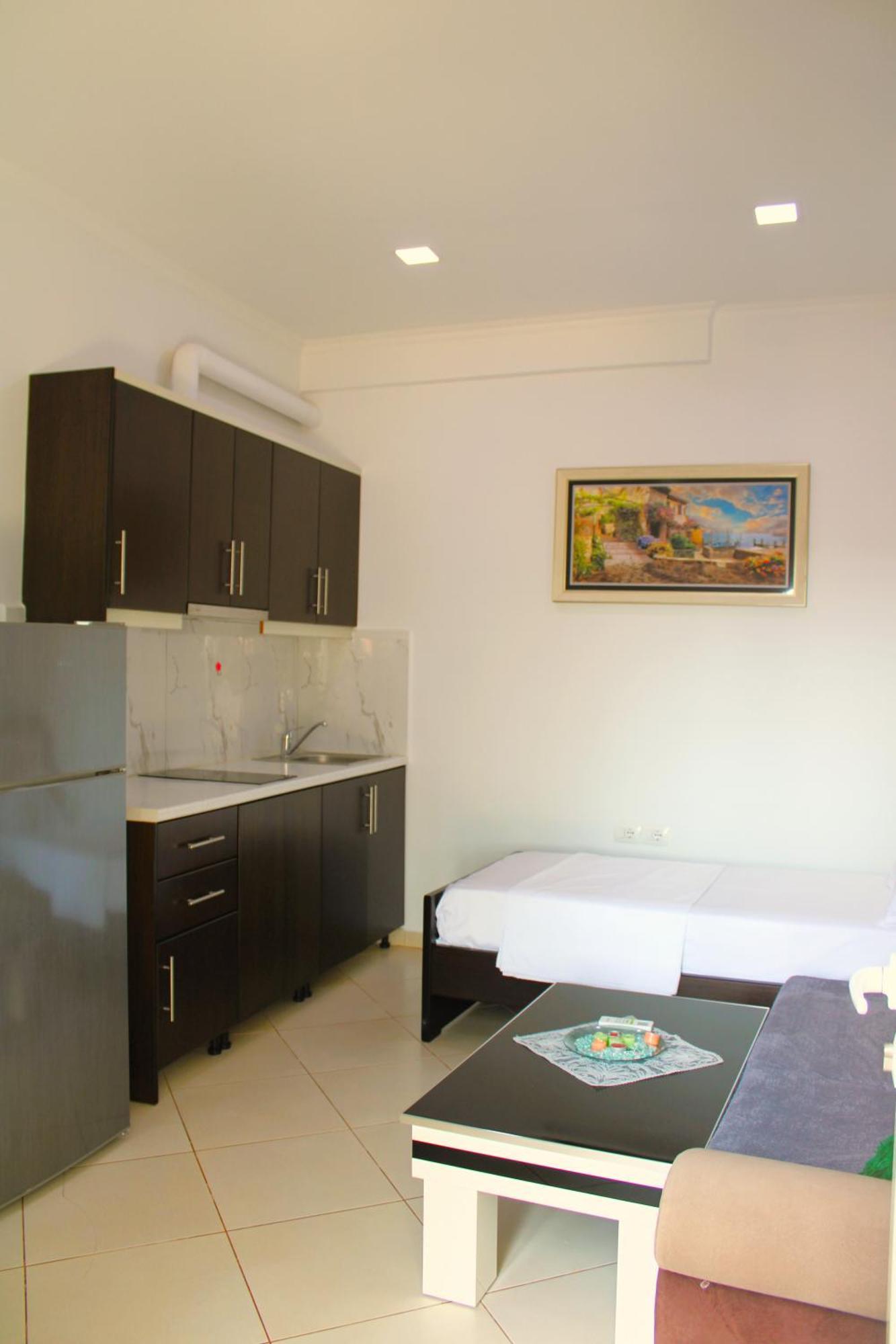 Keli Apartments Ксаміл Екстер'єр фото